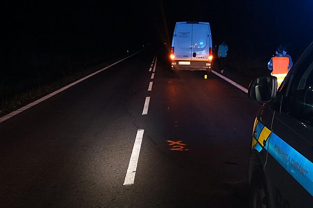 Na silnici I/27 mezi Horní Bízou a Kaznjovem na Plzesku srazila dodávka...