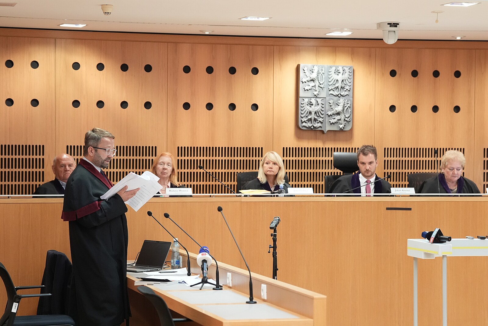 Šňupal bílý prášek. U soudu s Dozimetrem promluví „manažer TOP 09“ Fremr