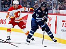 Dryden Hunt (vlevo) z Calgary a  Mark Scheifele z Winnipegu.