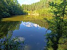 Jez�rko vznikl� po t�b� kaolinu u Star� �erven� vody.