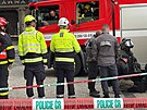 Policejn manvry na I. P. Pavlova v Praze. Pyrotechnik zkoum podezel...