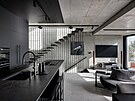 Naprosto atypický t�ípodla�ní interiér loftu v developerském projektu na...