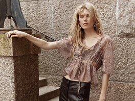 Také svt blziek se zabarvil do hndé. Svrky do spolenosti nemusí být jen v...