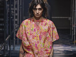 V kolekci Prada nechybly  jen zdánliv  nelichotivé stihy, vzory, tké...