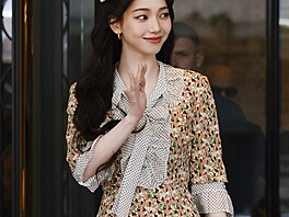 V babikovském stylu na podzimní pehlídku Prada vyrazila i jihokorejská...