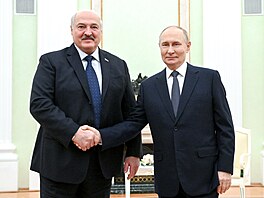 B�loruský v�dce Alexandr Luka�enko p�i jednání s ruským prezidentem Vladimirem...