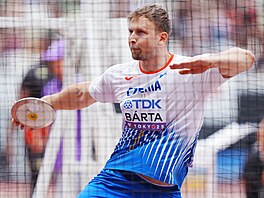 Diska� Marek Bárta b�hem kvalifikace na MS v Tokiu.