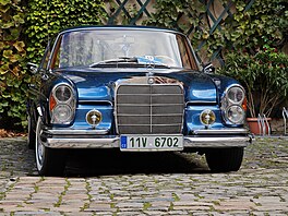 21. Vinobraní s Mercedesy