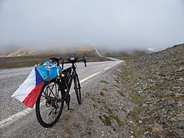 Cestou k Nordkappu to nkdy vypadá teba jako na Tourmaletu v Pyrenejích... A...