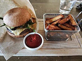 Za celý den jsem nepotkal soba - jen v tomhle burgeru.