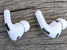 Apple AirPods Pro 2 vs. Apple AirPods Pro 3