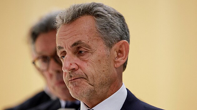 Nicolas Sarkozy u soudu v Pai (25. z 2025)