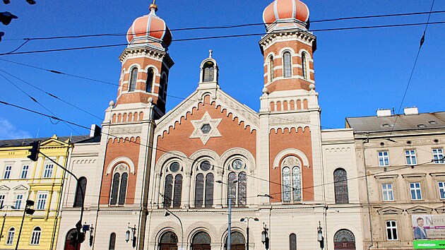 Velk� synagoga v maursk�m slohu �p�e�ila� druhou sv�tovou v�lku i d�ky tomu, �e byla skladi�t�m zabaven�ho �idovsk�ho majetku.