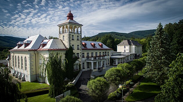 Sanatorium pomohlo tisíc�m d�tí. Te� ho m��e ohrozit t�ba zlata