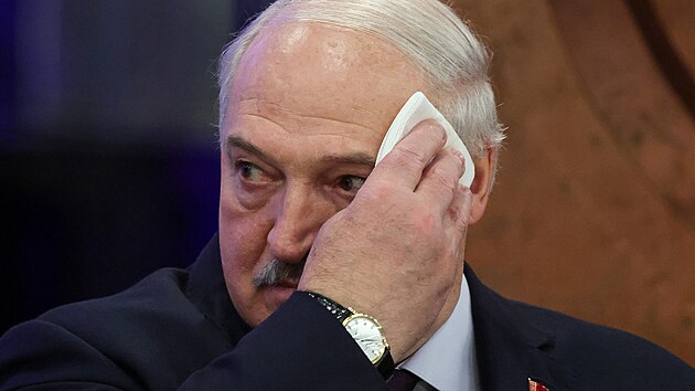 B�lorusk� v�dce Alexandr Luka�enko p�i jedn�n� s rusk�m prezidentem Vladimirem Putinem projevil z�jem o v�stavbu dal�� jadern� elektr�rny. (26. z��� 2025)