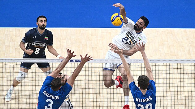 Jan Galabov a Antonn Klime blokuj sme Mohammada Valizadeho ve tvrfinle MS.