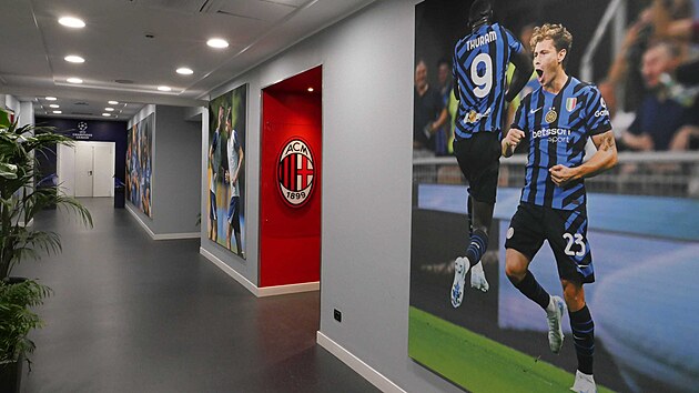 Chodby uvnit� stadionu jsou vyzdoben� podle toho, kter� t�m je tady zrovna...