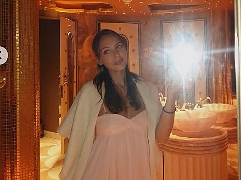 Charlotte Gottová zveejnila na Instagramu snímky z cest.