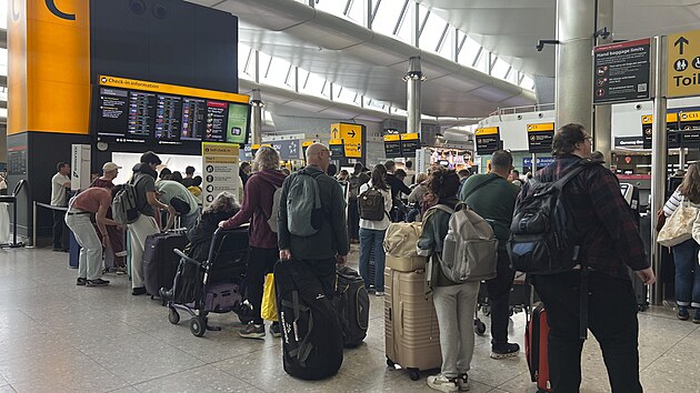 Lond�nsk� leti�t� Heathrow �el� rozs�hl�mu kybernetick�mu �toku na poskytovatele slu�eb pro odbavovac� a n�stupn� syst�my. (20. z��� 2025)