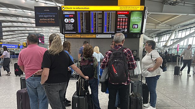 Lond�nsk� leti�t� Heathrow �el� rozs�hl�mu kybernetick�mu �toku na poskytovatele slu�eb pro odbavovac� a n�stupn� syst�my. (20. z��� 2025)