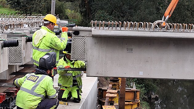 Stavba most je soust vstavby peloky silnice mezi Tnitm nad Orlic a Albrechticemi, kraj vyjde na vc ne 229 milion korun. (25. z 2025)