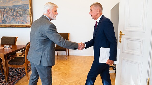 Prezident Petr Pavel se na Hrad� se�el s p�edsedou hnutí ANO Andrejem Babi�em.
