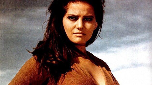 Claudia Cardinalová ve filmu Profesionálové (1966)