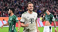 Harry Kane oslavuje svj gól z penalty.