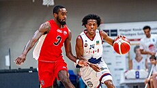 Brnntí basketbalisté (v bílém) v píprav na novou sezonu bhem turnaje v...