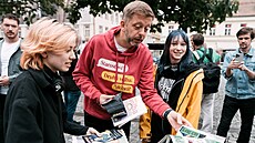 �éf hnutí STAN a ministr vnitra Vít Raku�an p�ijal výzvu p�edsedy Pirát� Zde�ka...