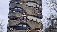 U instalace v Jouy-en-Josas mete klidn zaparkovat autem. První dv hodiny je...