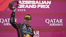 Max Verstappen se raduje z výhry ve Velké cen Ázerbájdánu.