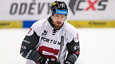 David N�me�ek ze Sparty opou�tí zápas s Vítkovicemi po tvrdém zákroku na...