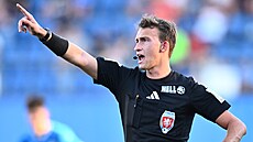 Fotbalový rozhodí Jan Bene.