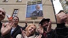 Zástupci Sta�ilo!, KS�M a SPD se vydali na pochod z Malostranského nám�stí k...