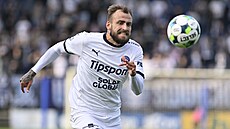 Útoník Slovácka an Medved skóroval proti Karviné.