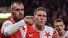 Slávistický kapitán Luká Provod slaví vstelenou branku kolegy Tomáe Chorého...