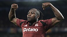 Sparanský stoper Emmanuel Uchenna se raduje ze svého gólu proti Dukle.