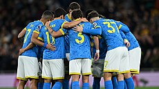 Fotbalisté Wolverhamptonu s Ladislavem Krejím ped zápasem proti Tottenhamu.