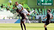 Karvinský stoper Dávid Krík si naskoil na jabloneckého Lamina Jawa.