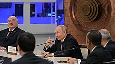 B�loruský v�dce Alexandr Luka�enko p�i jednání s ruským prezidentem Vladimirem...