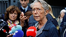 trnáctiletý student pobodal uitelku ve kole u francouzského trasburku, poté...