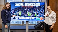 Michaela Krejzová z Levhartic Chomutov a Dominica Hynková z KP Brno ped...