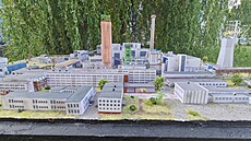 Papírový model Dolu SM v Karviné vytváel Pavel Maka 220 hodin. (25. záí...