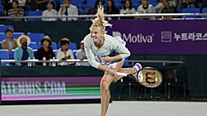 Kateina Siniaková bhem semifinále turnaje v Soulu.