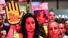 Rodiny Izraelc unesených teroristickým hnutím Hamás uspoádaly v Tel Avivu...