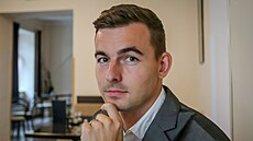 Vzorem je alpská zem�. ��výca�i mohou nasbírat ur�itý po�et podpis� a zru�it...