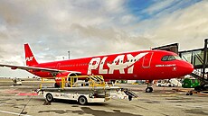 Islandská nízkonákladová aerolinka Play krachuje a ruí vekeré lety. (1. záí...