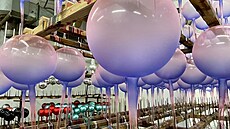 Ve sklárn� Koulier se rodí kouzlo Vánoc. (25. zá�í 2025)