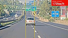 Ridii volkswagenu policisté namili 172 kilometr v hodin a 1,04 promile...